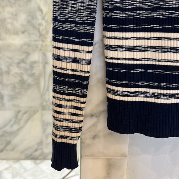 Tory Burch Long-Sleeved Turtle Neck Sweater. Tory navy and cream color. SZ XS. - Picture 3 of 10